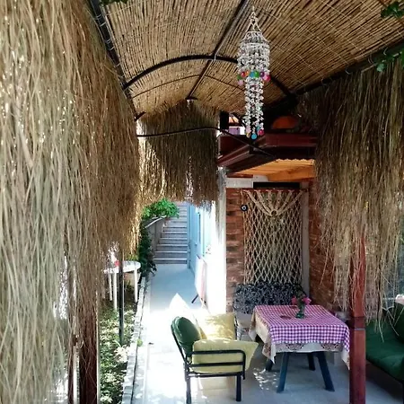 Moon House Apart Apartment Ula