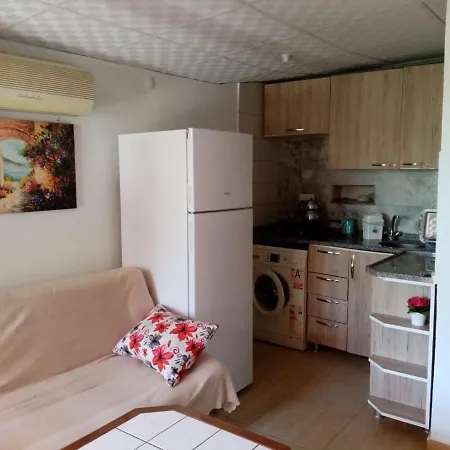 Moon House Apart شقة *