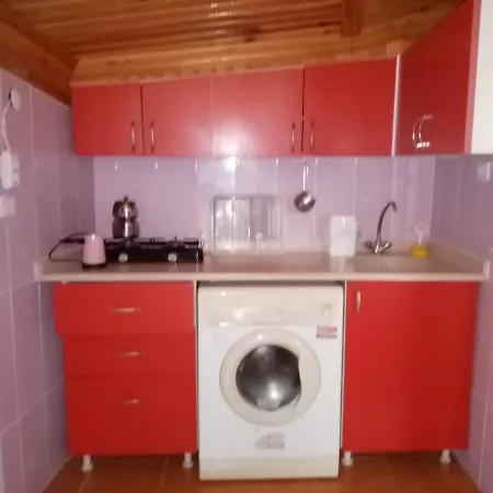 Moon House Apart *